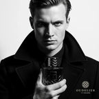 Grandeur Montage Intense オードパルファム 100ml/3.4fl.oz. - シネマティック撮影、豪華な照明と背景、プロダクト撮影 - シネマティック撮影